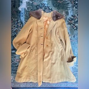Vintage coat with fur collar